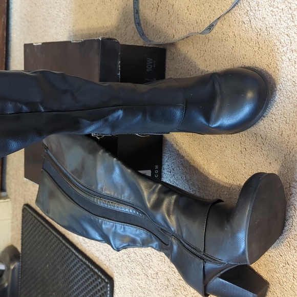 Torrid tall black boots size 10 wide - Picture 4 of 13